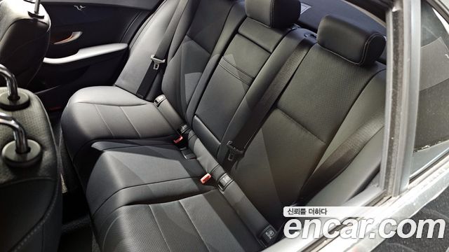 Mercedes-Benz C-Class C200