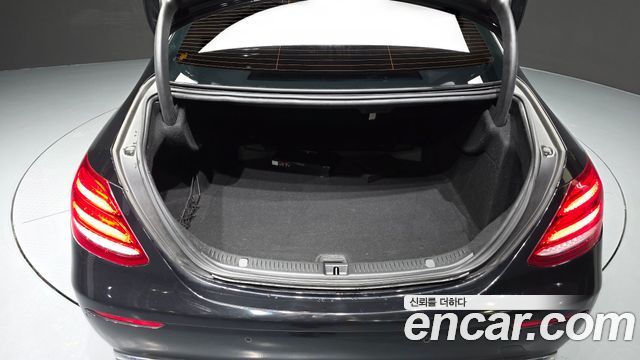 Mercedes-Benz E-Class E220d Avantgarde