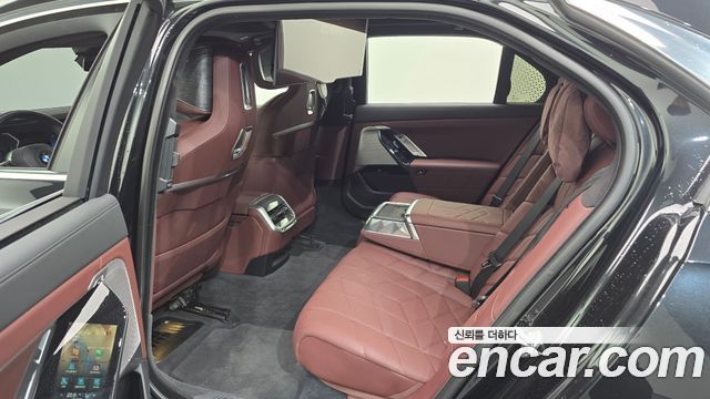 BMW 7-Series 740i sDrive M Sport