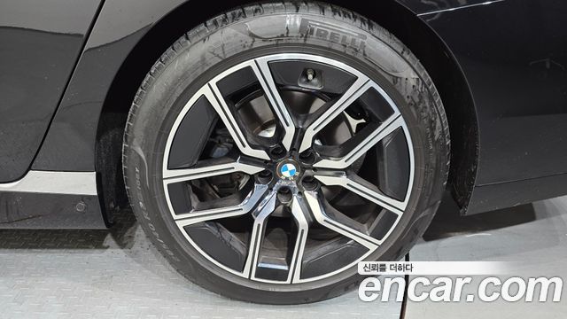 BMW 7-Series 740i sDrive M Sport