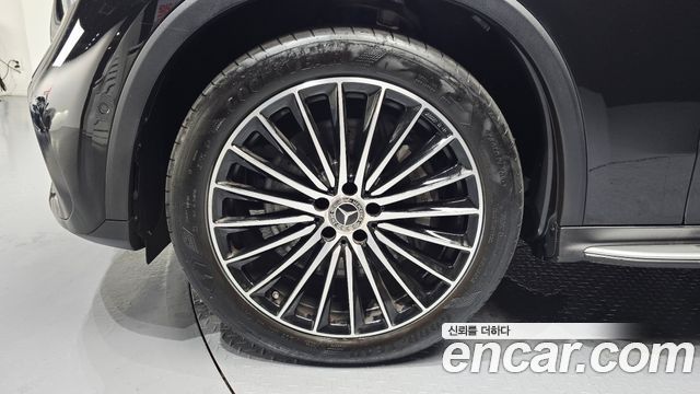 Mercedes-Benz GLC-Class GLC300 4MATIC AMG Line