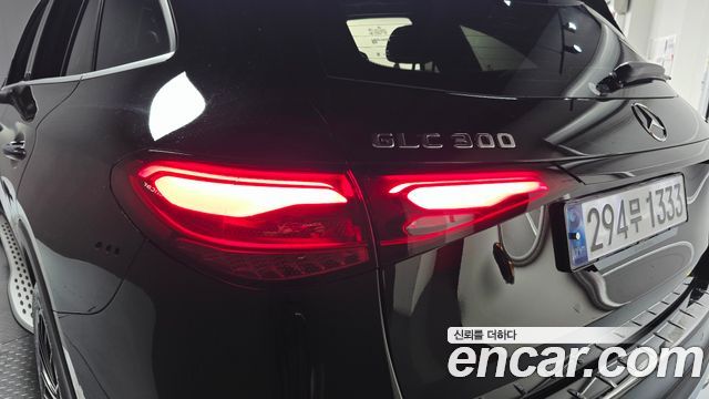 Mercedes-Benz GLC-Class GLC300 4MATIC AMG Line