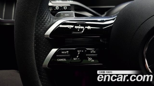 Mercedes-Benz GLC-Class GLC300 4MATIC AMG Line