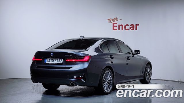BMW 3-Series 330e Luxury