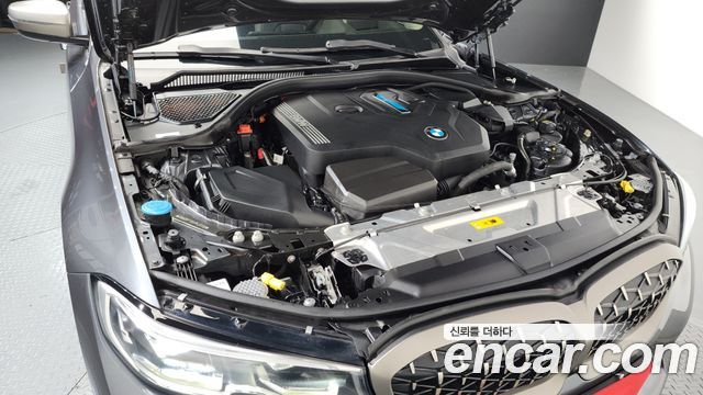 BMW 3-Series 330e Luxury