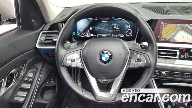 BMW 3-Series 330e Luxury