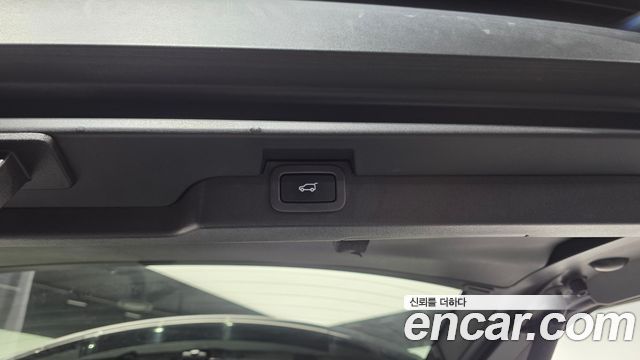 Land Rover Discovery 3.0 TD6 HSE Luxury