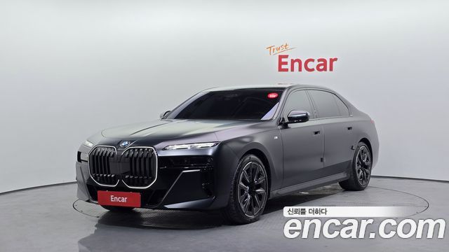BMW 7-Series 740i xDrive M Sport Individual All Black Edition