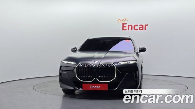 BMW 7-Series 740i xDrive M Sport Individual All Black Edition