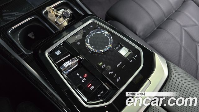 BMW 7-Series 740i xDrive M Sport Individual All Black Edition
