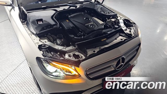 Mercedes-Benz E-Class E300 Avantgarde