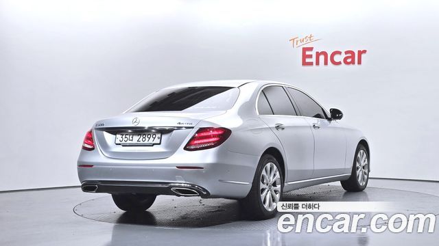 Mercedes-Benz E-Class E300 4MATIC Exclusive