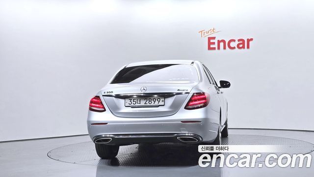 Mercedes-Benz E-Class E300 4MATIC Exclusive