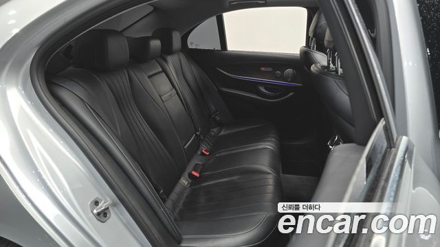 Mercedes-Benz E-Class E300 4MATIC Exclusive