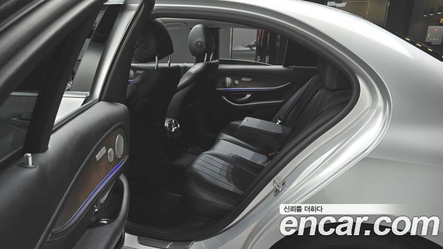Mercedes-Benz E-Class E300 4MATIC Exclusive