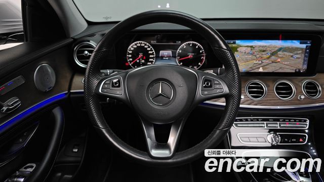 Mercedes-Benz E-Class E300 4MATIC Exclusive