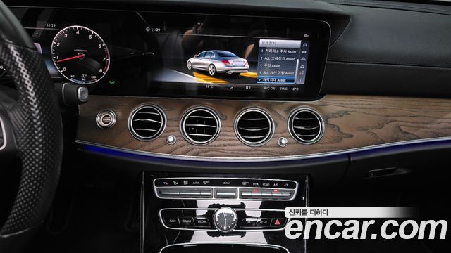 Mercedes-Benz E-Class E300 4MATIC Exclusive