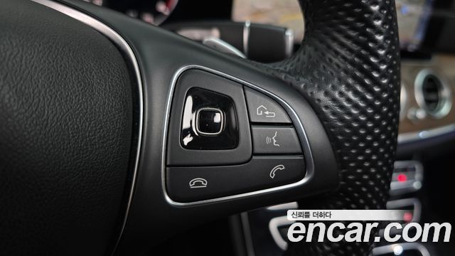 Mercedes-Benz E-Class E300 4MATIC Exclusive