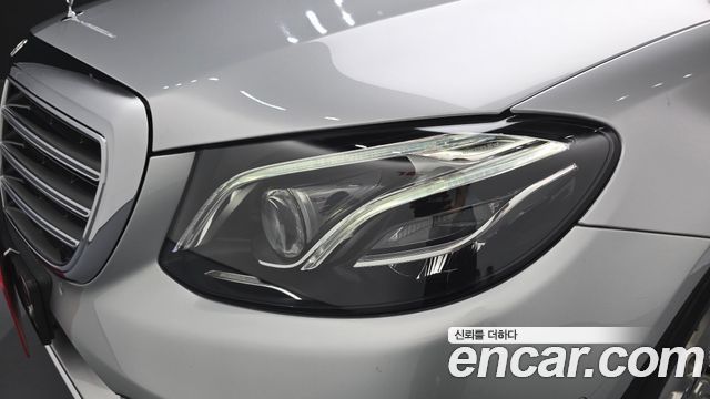 Mercedes-Benz E-Class E300 4MATIC Exclusive