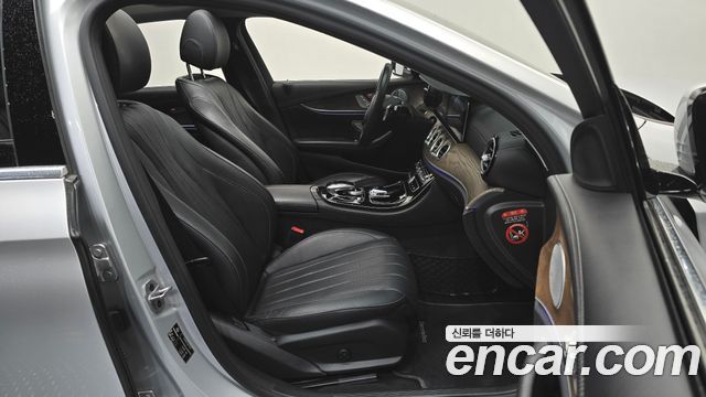 Mercedes-Benz E-Class E300 4MATIC Exclusive