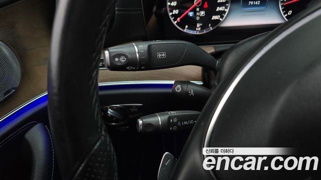 Mercedes-Benz E-Class E300 4MATIC Exclusive