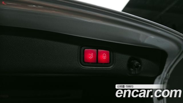 Mercedes-Benz E-Class E300 4MATIC Exclusive