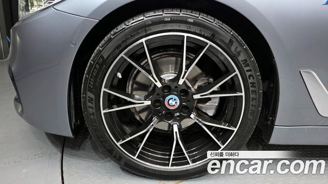 BMW 5-Series 520d M Sport Package Plus