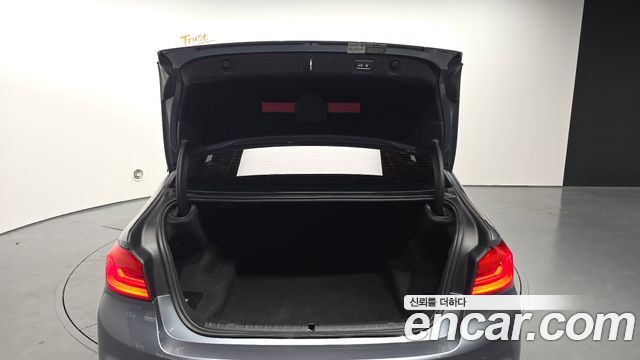 BMW 5-Series 520d M Sport package