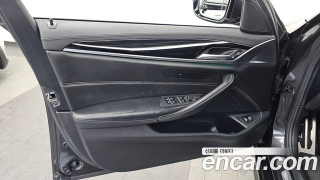 BMW 5-Series 520d M Sport Package Plus