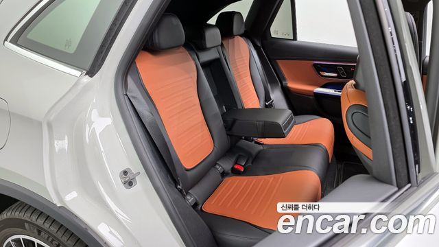 Mercedes-Benz GLC-Class GLC300 4MATIC AMG Line