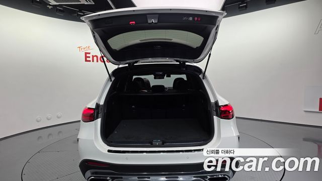 Mercedes-Benz GLC-Class GLC300 4MATIC AMG Line
