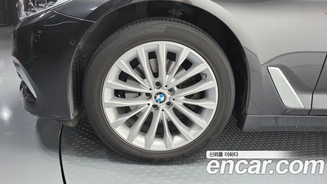 BMW 5-Series 520d Luxury Plus