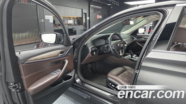 BMW 5-Series 520d Luxury Plus