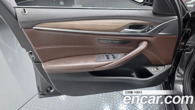 BMW 5-Series 520d Luxury Plus