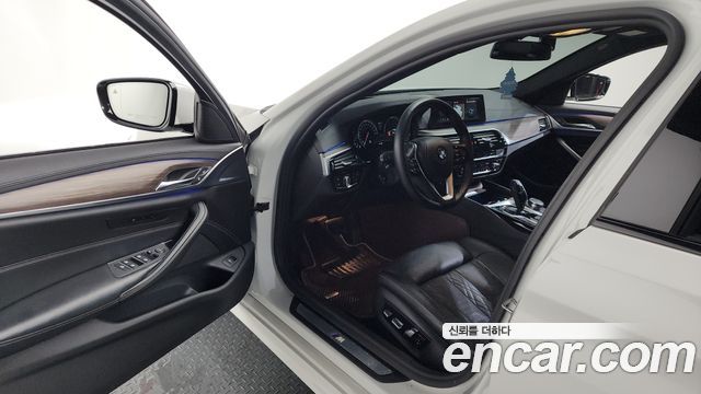 BMW 5-Series 530i xDrive M Sport Package Plus