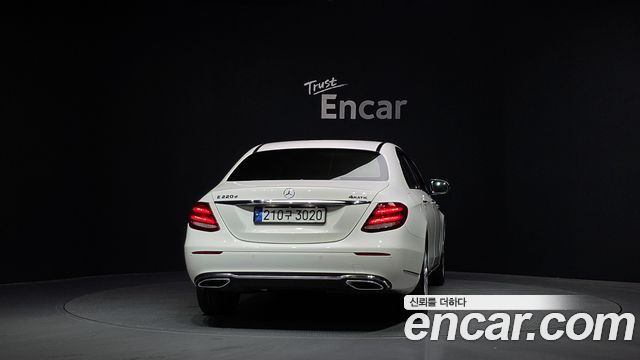 Mercedes-Benz E-Class E220d Exclusive