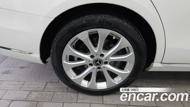 Mercedes-Benz E-Class E220d Exclusive