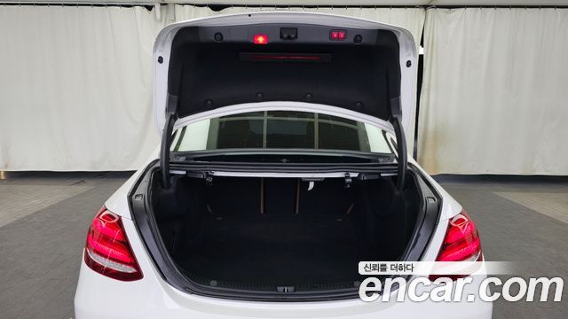 Mercedes-Benz E-Class E220d Exclusive
