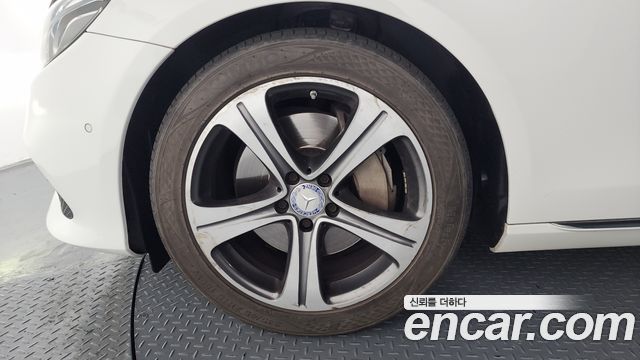 Mercedes-Benz E-Class E300 Avantgarde