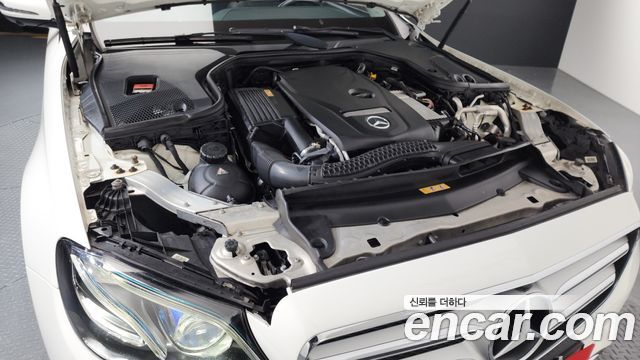 Mercedes-Benz E-Class E300 Avantgarde