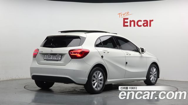 Mercedes-Benz A-Class A200