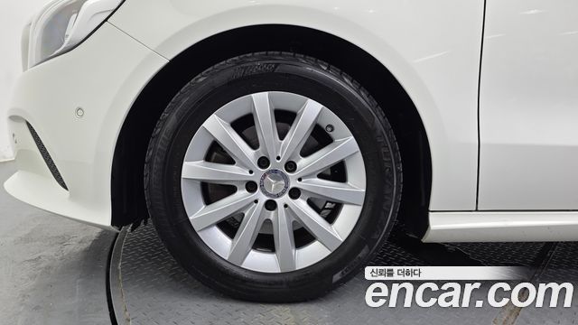 Mercedes-Benz A-Class A200