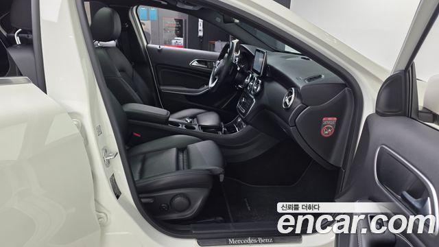 Mercedes-Benz A-Class A200