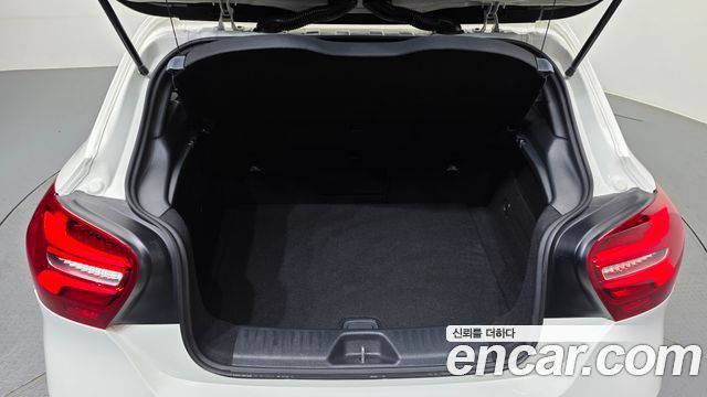 Mercedes-Benz A-Class A200