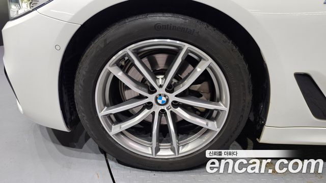 BMW 5-Series 520d xDrive M Sport Package