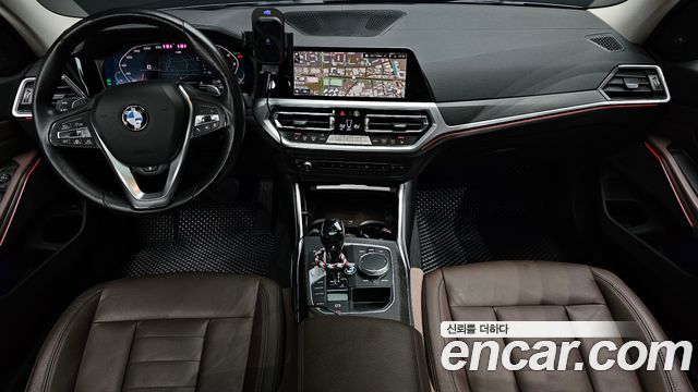 BMW 3-Series 330i Luxury