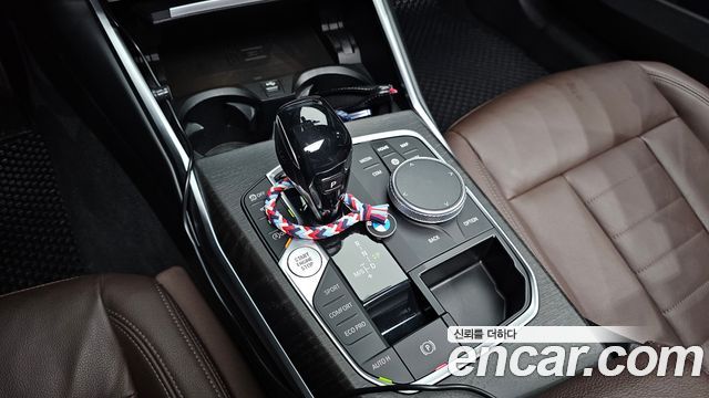 BMW 3-Series 330i Luxury