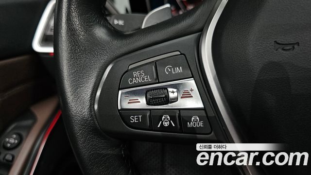 BMW 3-Series 330i Luxury