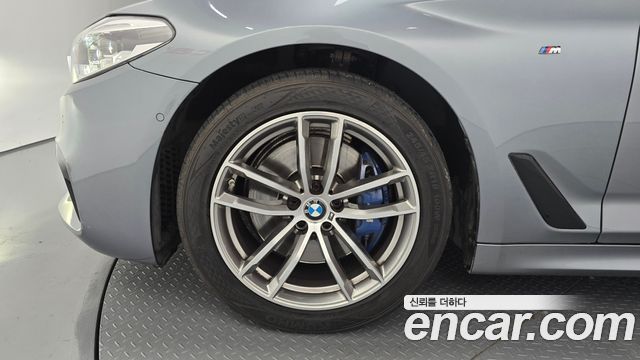 BMW 5-Series 530i xDrive M Sport Package Plus
