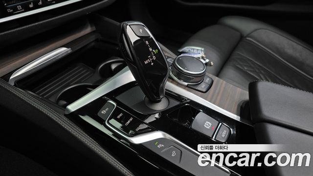 BMW 5-Series 530i xDrive M Sport Package Plus